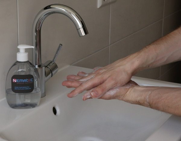 Wash hands properly Step 3: Wash finger gaps